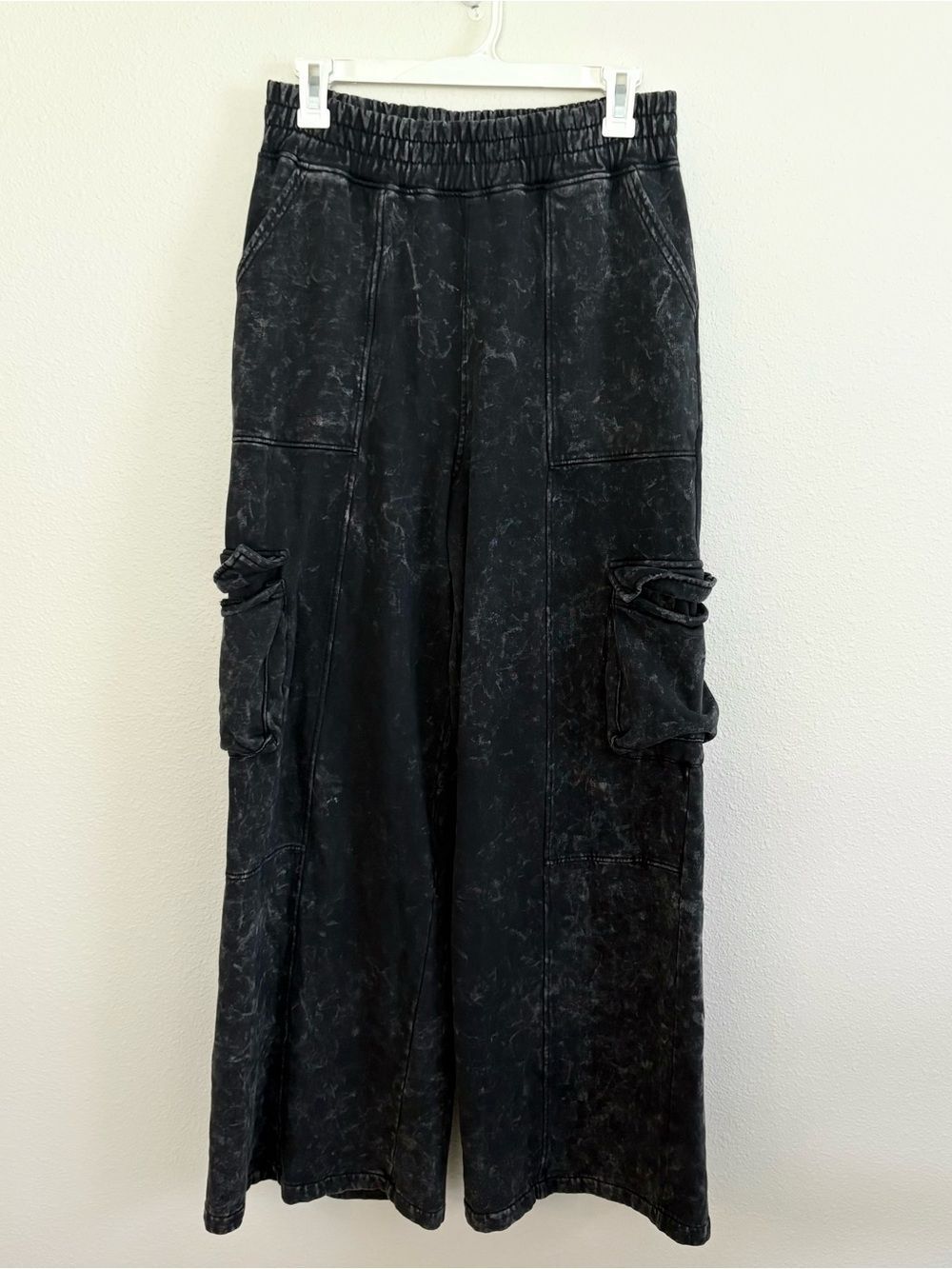 Boohoo Women's Oversized Wide Leg Cargo Sweatpants Black High Rise Size M